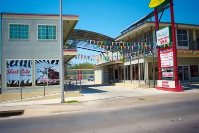 Photo 3 - Whispering Palms Inn