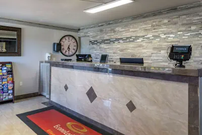 Photo 3 - Econo Lodge Ellensburg Near University