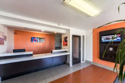 Photo 4 - Motel 6 Uvalde, TX