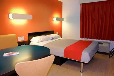 Photo 5 - Motel 6 Uvalde, TX