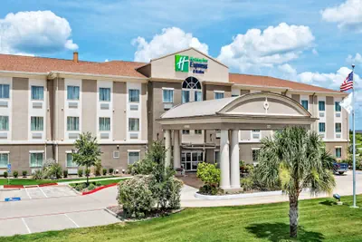 Photo 2 - Holiday Inn Express & Suites Cotulla by IHG