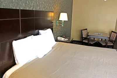 Photo 5 - Crystal Inn Suites & Spas