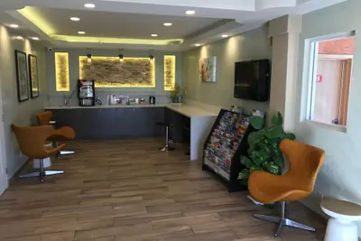Photo 4 - Crystal Inn Suites & Spas