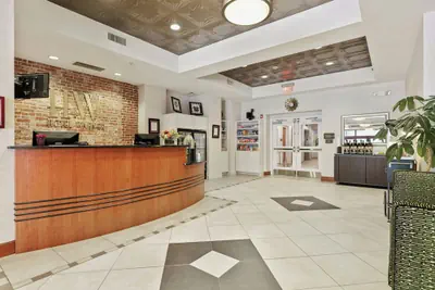 Photo 5 - Hotel Warner