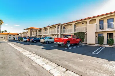 Photo 2 - Motel 6 Anaheim, CA