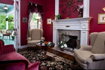 Photo 3 - White Oak Manor Bed & Breakfast