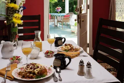 Photo 4 - White Oak Manor Bed & Breakfast