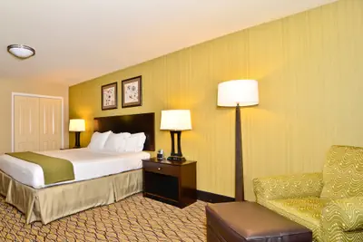 Photo 5 - Holiday Inn Express and Suites Williston by IHG