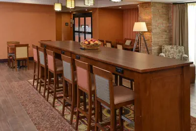 Photo 3 - Hampton Inn Ottumwa