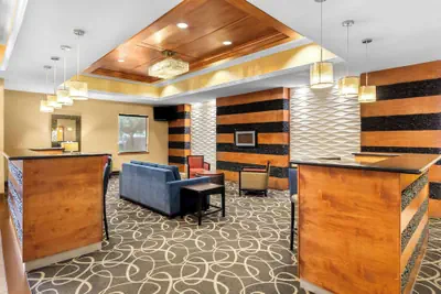 Photo 4 - Comfort Suites at Katy Mills