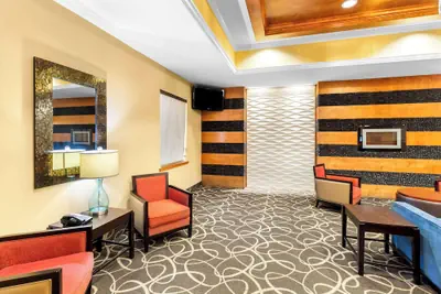 Photo 3 - Comfort Suites at Katy Mills
