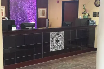 Photo 3 - Paradise Inn & Suites