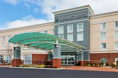 Photo 2 - DoubleTree by Hilton Dothan, AL