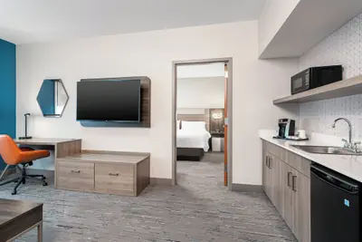 Photo 4 - Holiday Inn Express and Suites Columbus Edinburgh by IHG