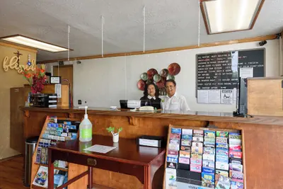 Photo 2 - Guest Inn