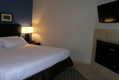 Photo 3 - Holiday Inn Express & Suites Belle Vernon by IHG