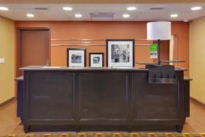 Photo 3 - Hampton Inn & Suites Fresno-Northwest