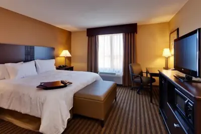 Photo 5 - Hampton Inn & Suites Fresno-Northwest