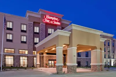 Photo 2 - Hampton Inn & Suites Dickinson