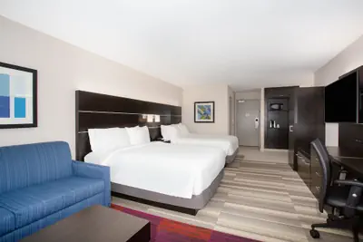 Photo 5 - Holiday Inn Express & Suites Lincoln City by IHG