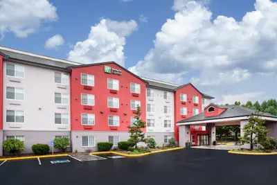 Photo 2 - Holiday Inn Express & Suites Lincoln City by IHG