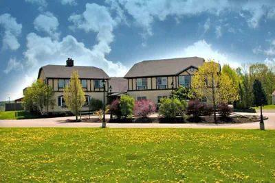 Photo 2 - Camelot Restaurant & Inn