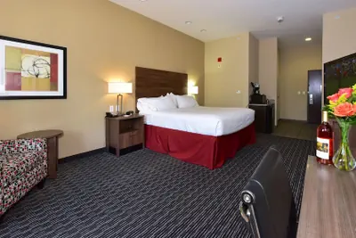 Photo 3 - Holiday Inn Express & Suites Fredericksburg by IHG