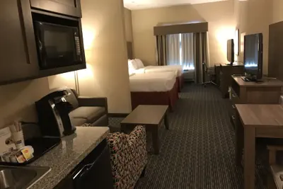 Photo 4 - Holiday Inn Express & Suites Fredericksburg by IHG