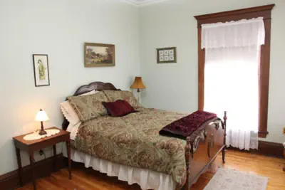 Photo 4 - The Decker House Bed & Breakfast
