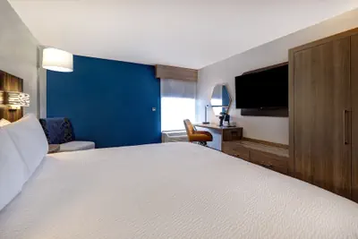 Photo 3 - Holiday Inn Express & Suites Kansas City KU Medical Center by IHG