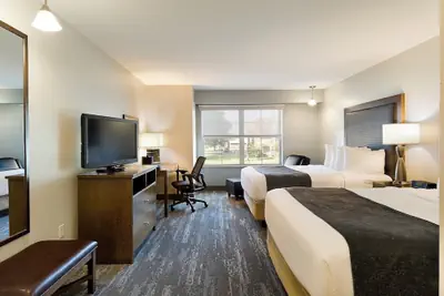 Photo 5 - Clubhouse Hotel & Suites Pierre