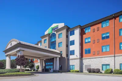 Photo 2 - Holiday Inn Express and Suites Kansas City Airport by IHG