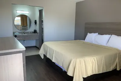 Photo 3 - Value Lodge