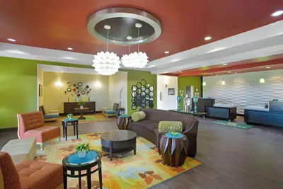 Photo 3 - La Quinta Inn & Suites by Wyndham Pearsall