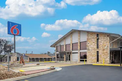 Photo 2 - Motel 6 Boerne, TX
