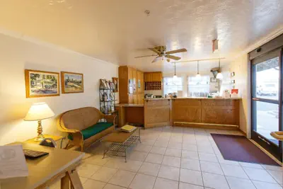 Photo 3 - Murphys Inn Motel