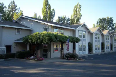 Photo 2 - Murphys Inn Motel