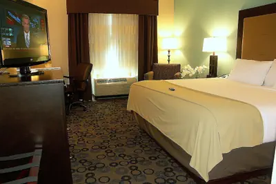 Photo 4 - Holiday Inn Express Cleveland Northwest by IHG