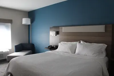 Photo 5 - Holiday Inn Express and Suites Wytheville by IHG