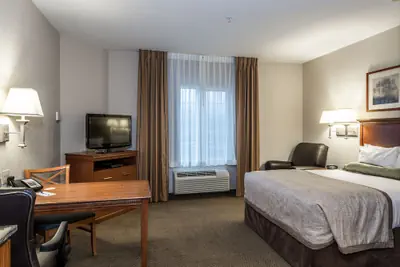 Photo 5 - Candlewood Suites Burlington South by IHG
