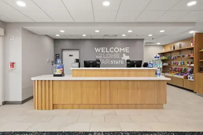 Photo 2 - Hampton Inn & Suites McAllen