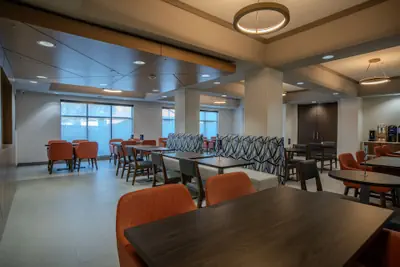 Photo 4 - Holiday Inn Express Cleveland by IHG
