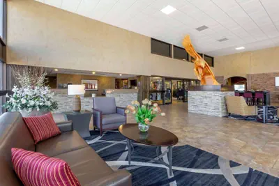 Photo 3 - Best Western Plus Raton Hotel