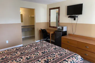 Photo 5 - Sea Palace Motel