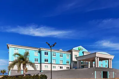 Photo 2 - Holiday Inn Express & Suites Port Lavaca by IHG