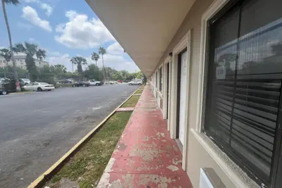 Photo 5 - La Posada Inn By OYO Brownsville