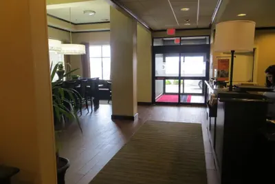 Photo 2 - Hampton Inn La Grange