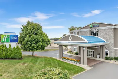 Photo 2 - Holiday Inn Express Hartford – Newington, by IHG
