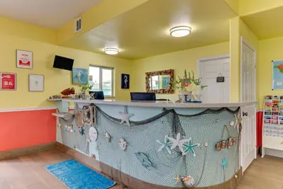 Photo 3 - The Island Hotel Near Beach Port Aransas