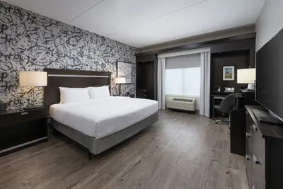 Photo 4 - Hampton Inn & Suites Chattanooga/Downtown